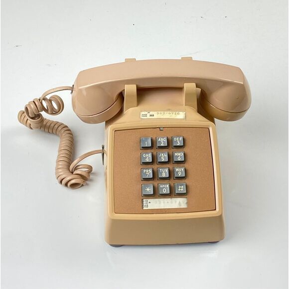 Vintage Western Electric Bell System Touch Tone Desk Telephone Beige 2500DM AG23 - Picture 2 of 9